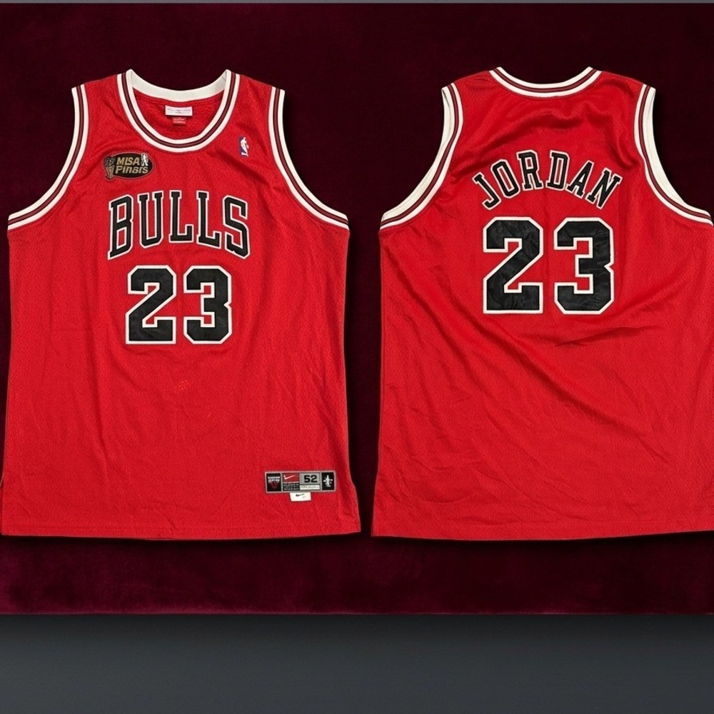 Vintage Nike Team Michael Jordan #23 Chicago Bulls Red NBA Finals Jersey Size 52